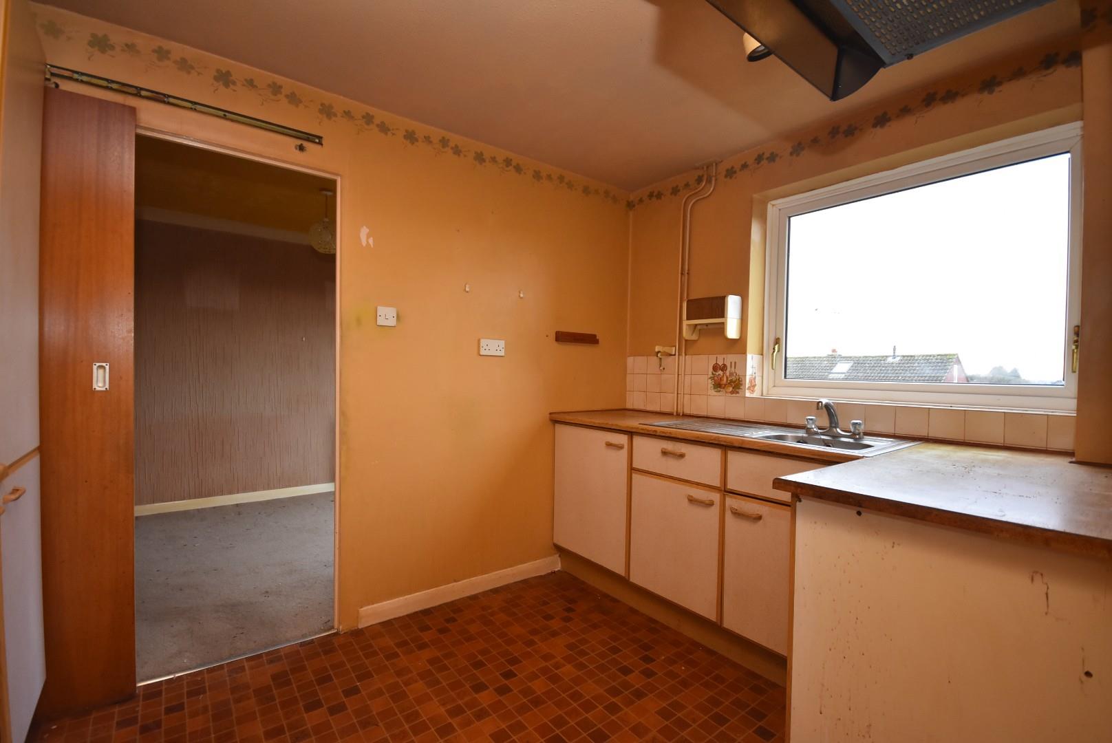 6 Heath Avenue, Penarth, CF64 2QZ